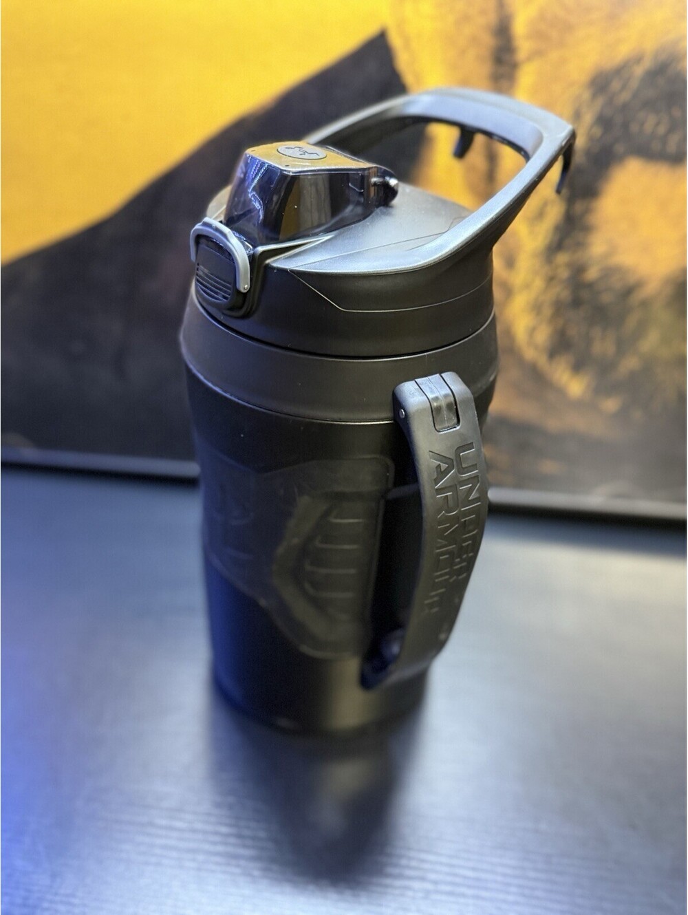 Under Armour 64oz Plastic Insulated Sports Water Bottle Jug w/ Handle Hook Black
